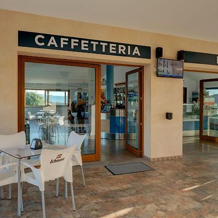 Residenza Pierre Et Vacances Badus Badesi Bagian luar foto
