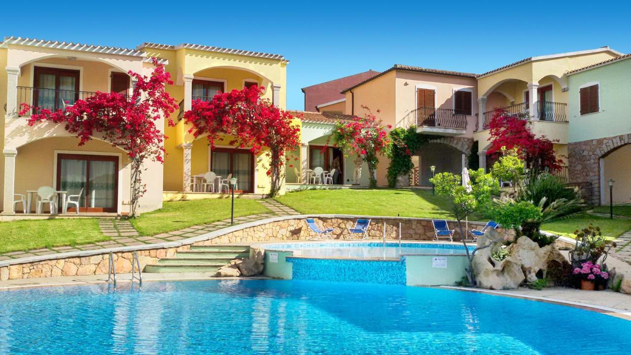 Residenza Pierre Et Vacances Badus Badesi Bagian luar foto