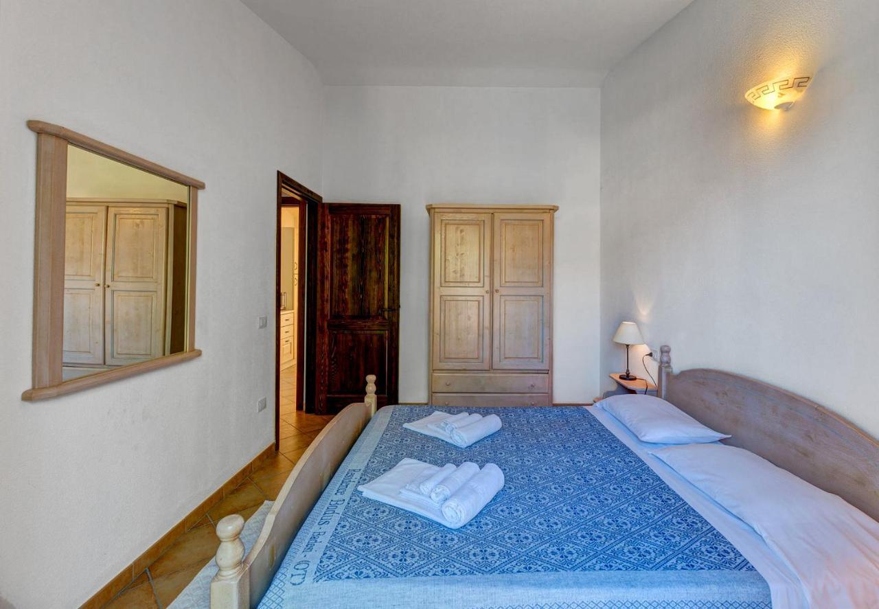 Residenza Pierre Et Vacances Badus Badesi Bagian luar foto