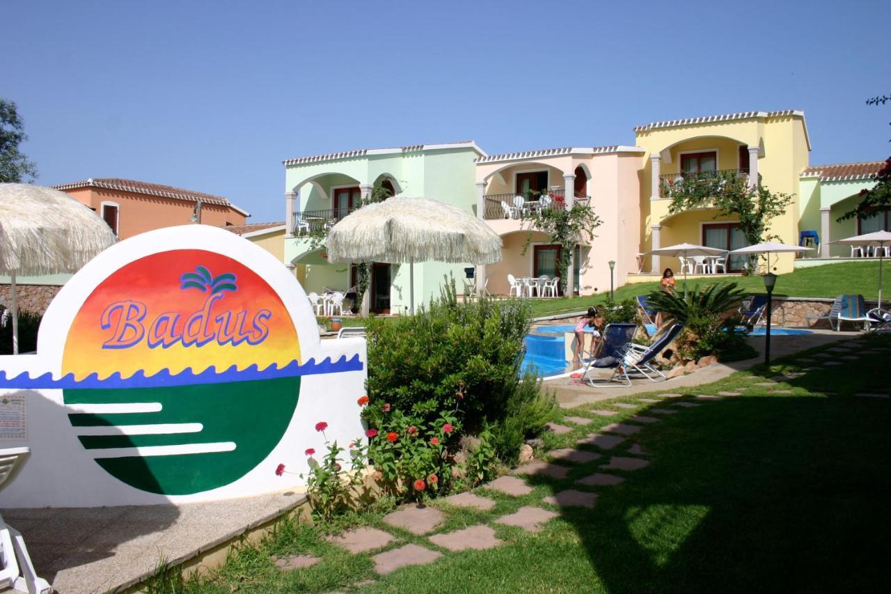 Residenza Pierre Et Vacances Badus Badesi Bagian luar foto