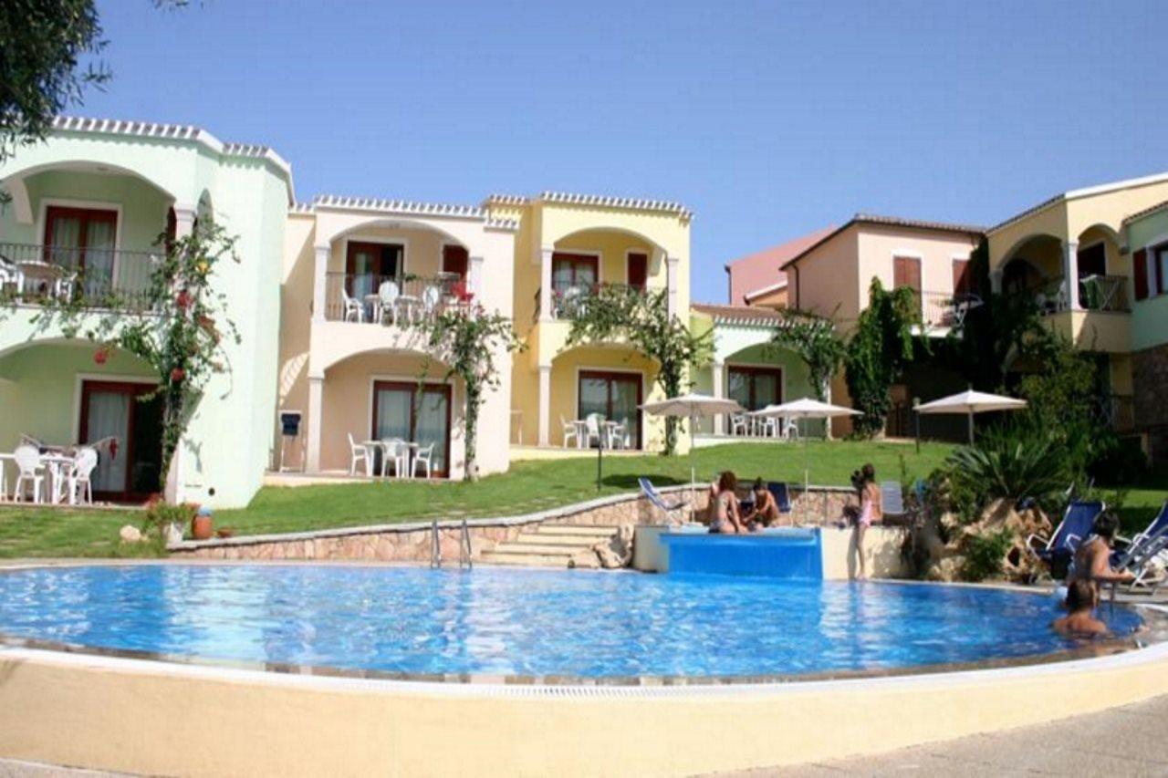 Residenza Pierre Et Vacances Badus Badesi Bagian luar foto